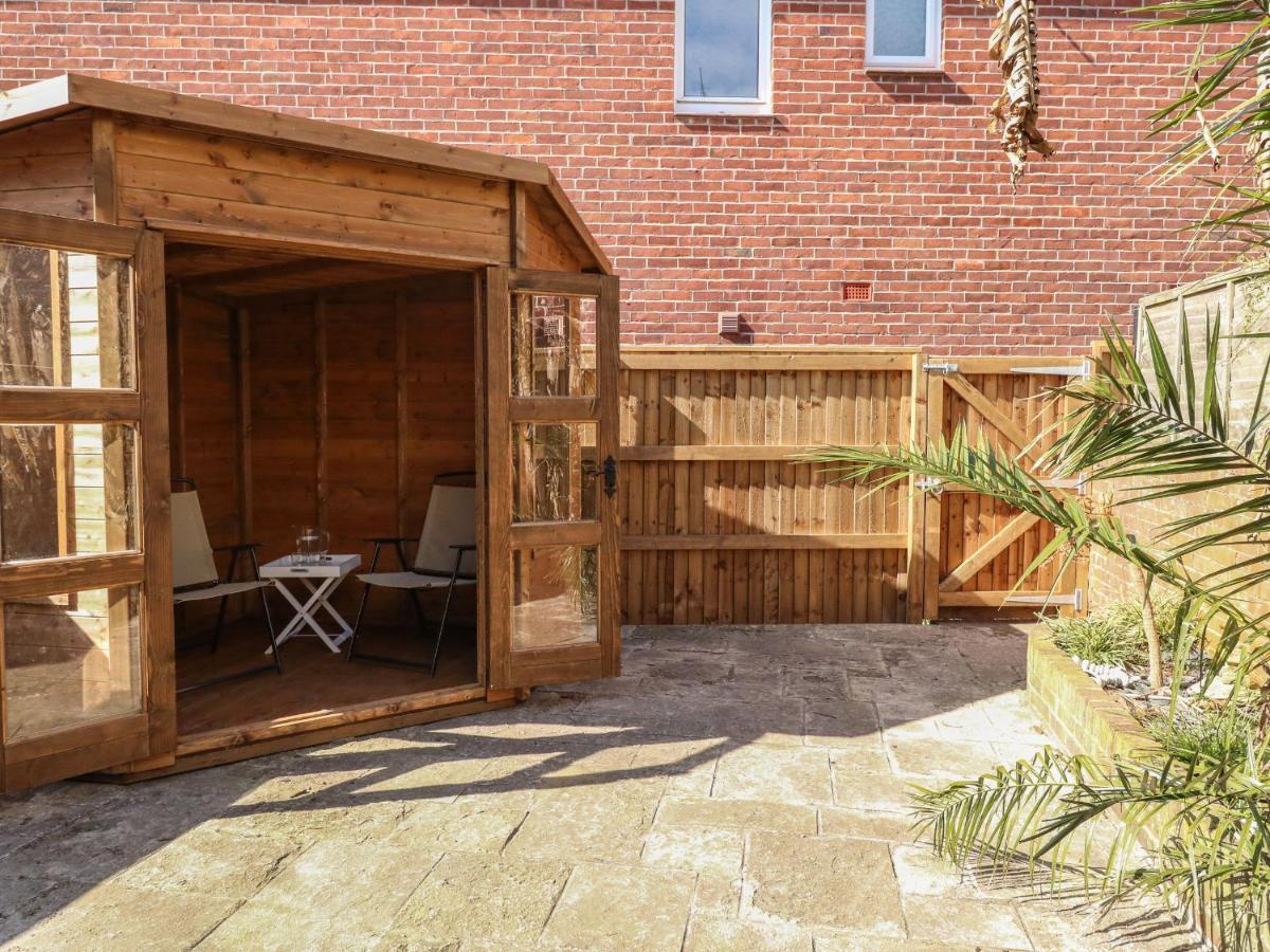Holiday home Sandsfoot Rest
