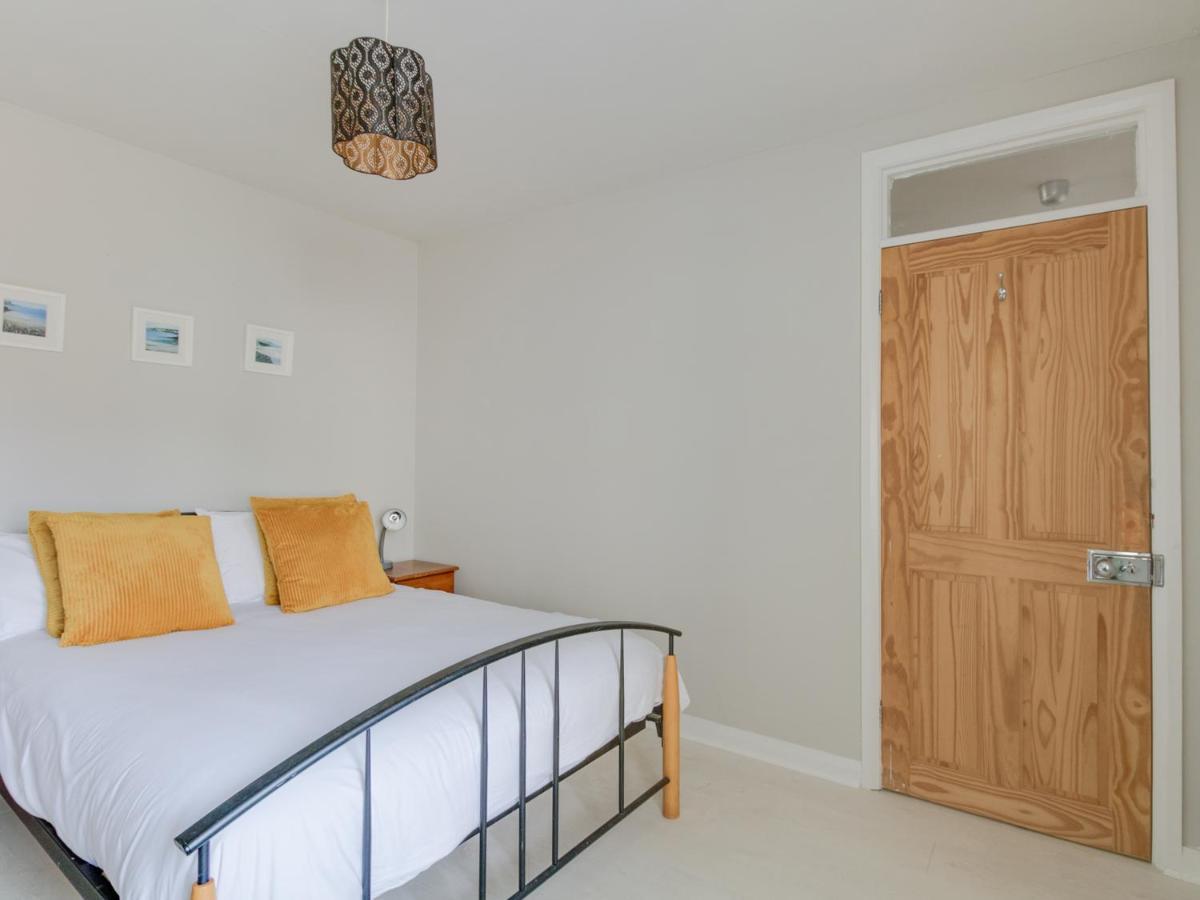 Holiday home Sandsfoot Rest